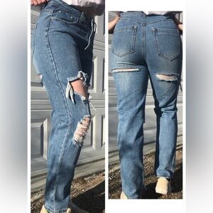 Boohoo Blue Women’s Ripped Mom Jeans